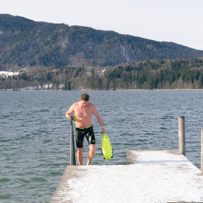 Cold Water Swimming vs. Warm Water Swimming: Understanding the Differences and Benefits