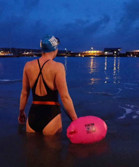 Six Advantages of Outdoor Swimming in the Dark